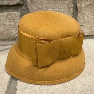 CLIVER LANE Gold Bow Hat